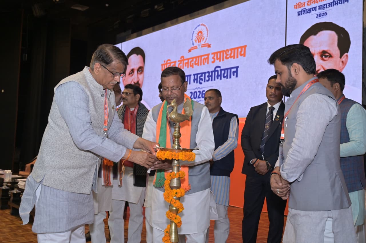 वरिष्ठ पदाधिकारियों का मानना है कि नए चेहरों से पार्टी को नई ऊर्जा मिलेगी.