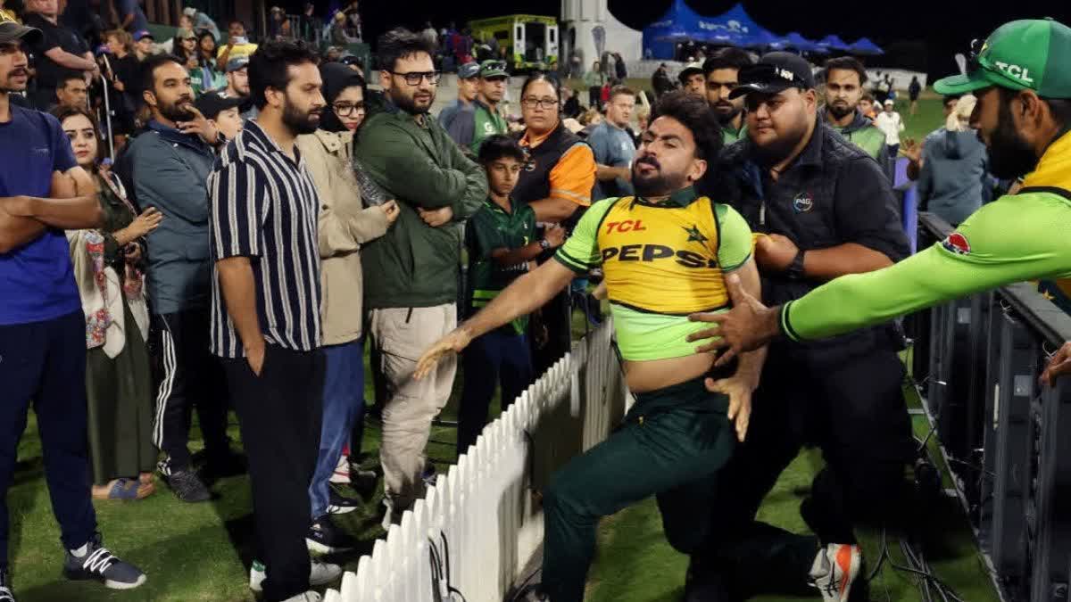 Cricketers Fight with Fans