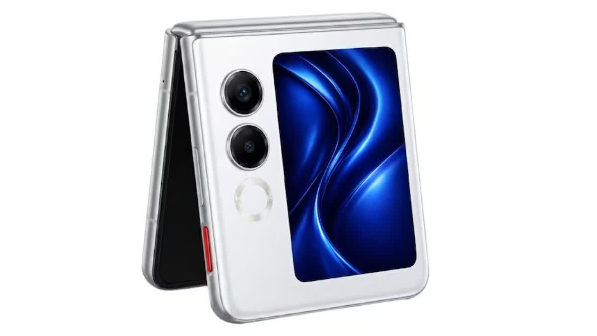 AI+ Nova Flip 5G