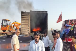 दिल्ली-मुंबई एक्सप्रेसवे पर हादसा