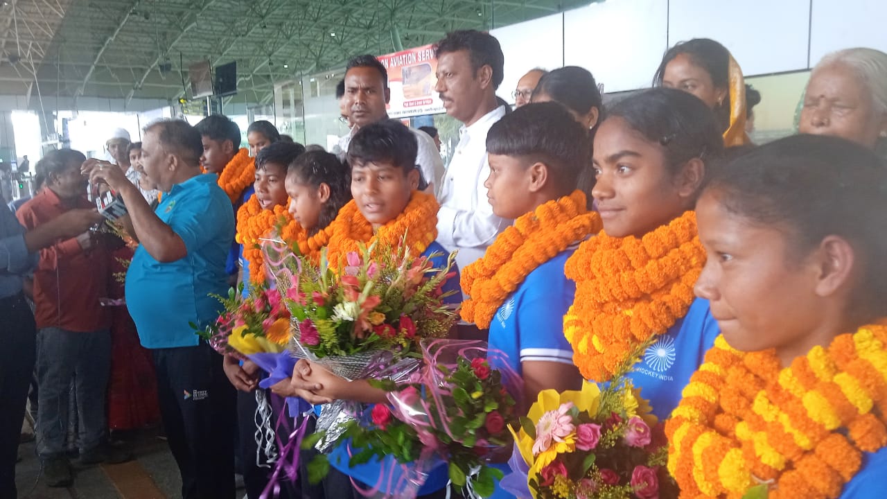 under-18-asia-cup-champions-grand-welcome-at-birsa-munda-airport
