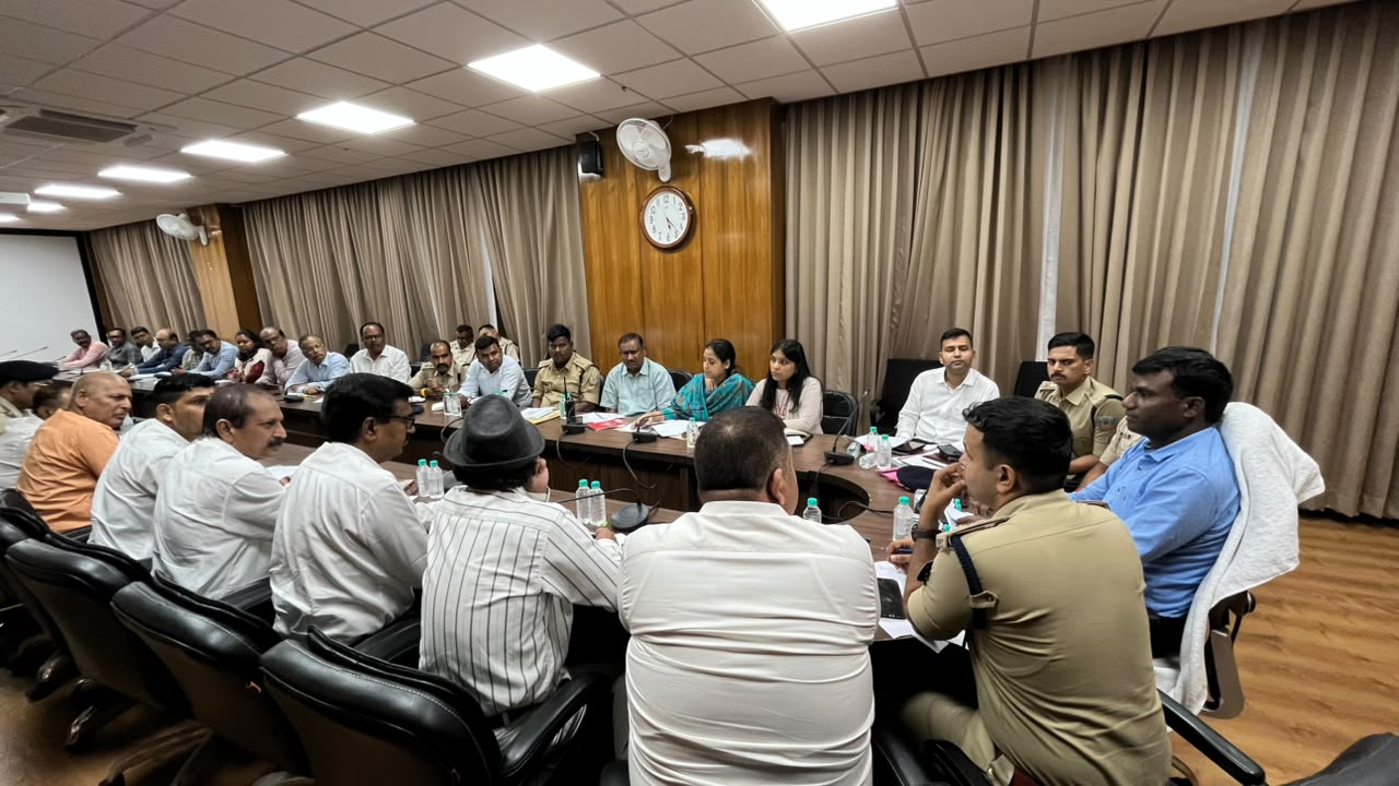 DC holds meeting regarding preparations for Rath Yatra and Shravani Mela in Ranchi