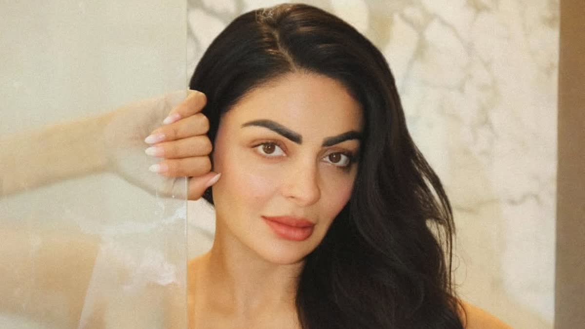 Neeru Bajwa on Satluj