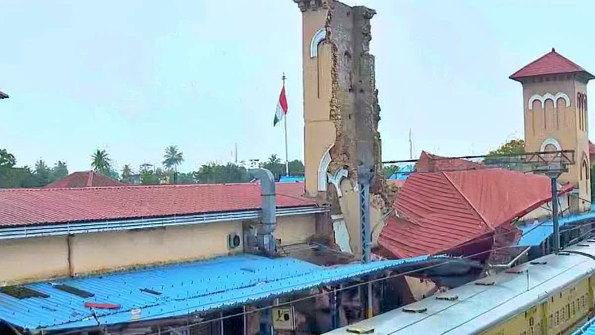 KERALA KOZHIKODE RAILWAY STATION ICONIC CLOCK TOWER SPLIT INTO TWO NARROWLY AVOIDS MAJOR TRAGEDY Rs 450 CRORE RENOVATION WORK ON
