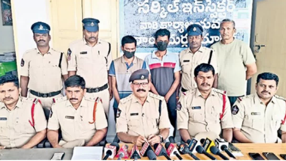 'Papad' Packet Helps Crack Murder Mystery: Hearing Impaired Friends Arrested For Killing Man For Money In Andhra Pradesh