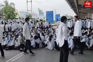 लखनऊ में मेडिकल कॉलेज के छात्रों का प्रदर्शन.