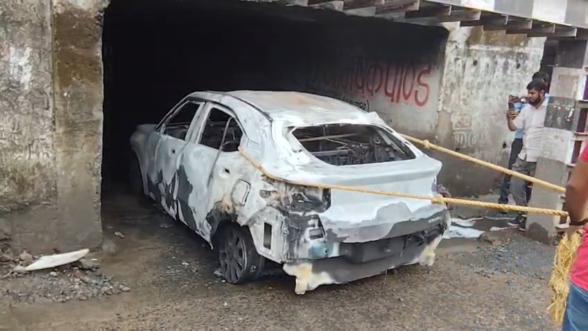 JABALPUR UNDER BRIDGE CAR FIRE