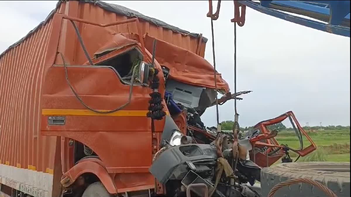 Four Dead, One Injured As Speeding Truck Hits Parked Truck In Uttar Pradesh