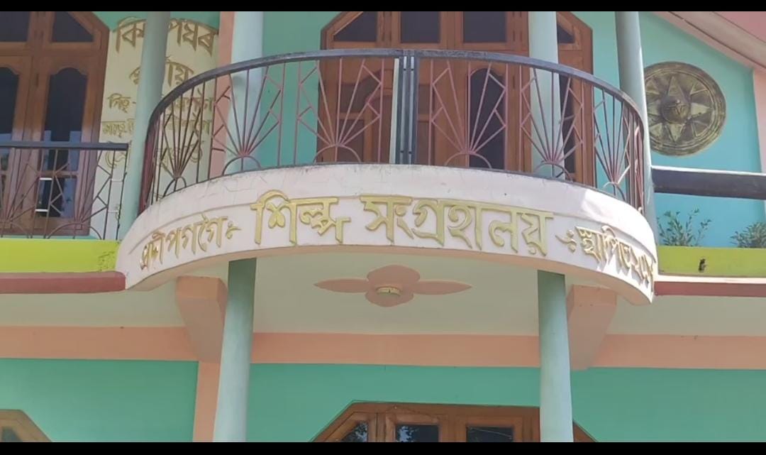 Sculptor Pradip Gogoi