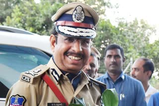 Hyderabad CP advises girls