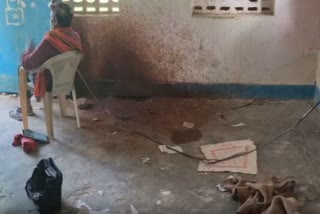 Drunk MP School Teacher Under Scanner for 'Spitting Tobacco' in Classroom, Making Students Clean Toilets