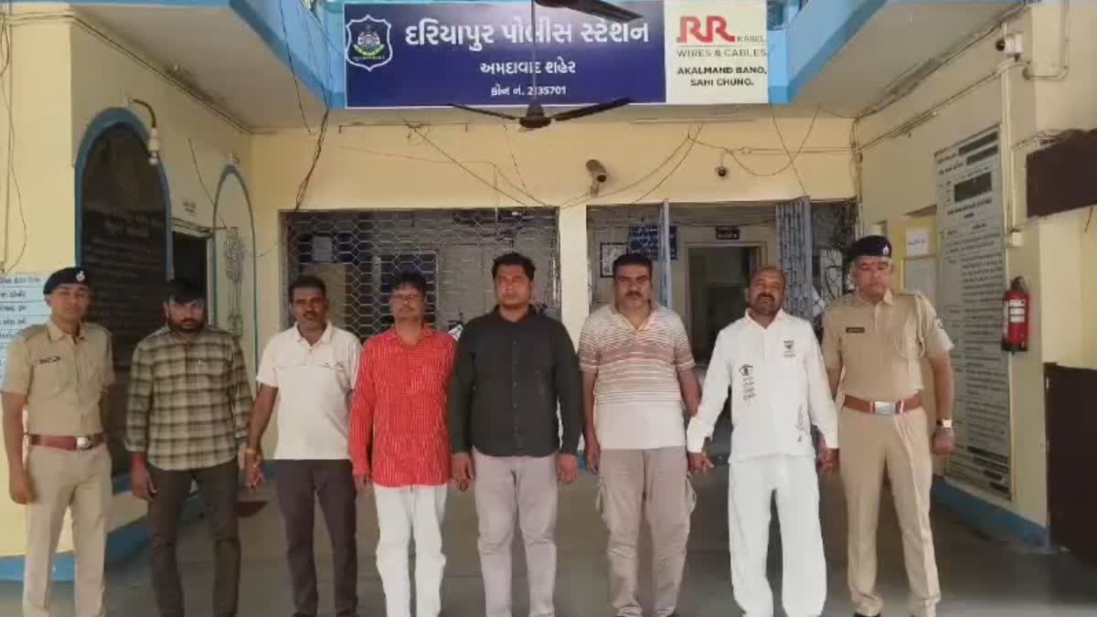 188 આરોપીઓ ઝડપાયા બાદ મુખ્ય સંચાલક સહિત 6 સામે કડક કાર્યવાહી; CPની સૂચના બાદ PCBનો એક્શન, AMCએ સ્થળ પણ સીલ કર્યું