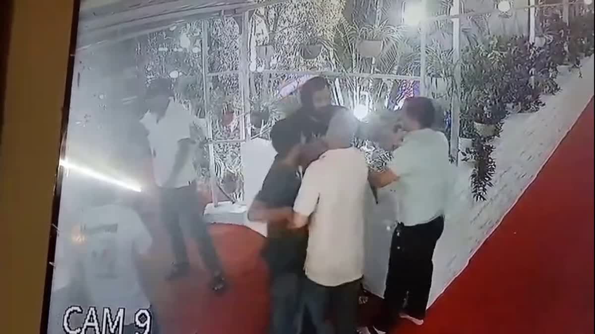 RUCKUS IN HALDWANI HOTEL