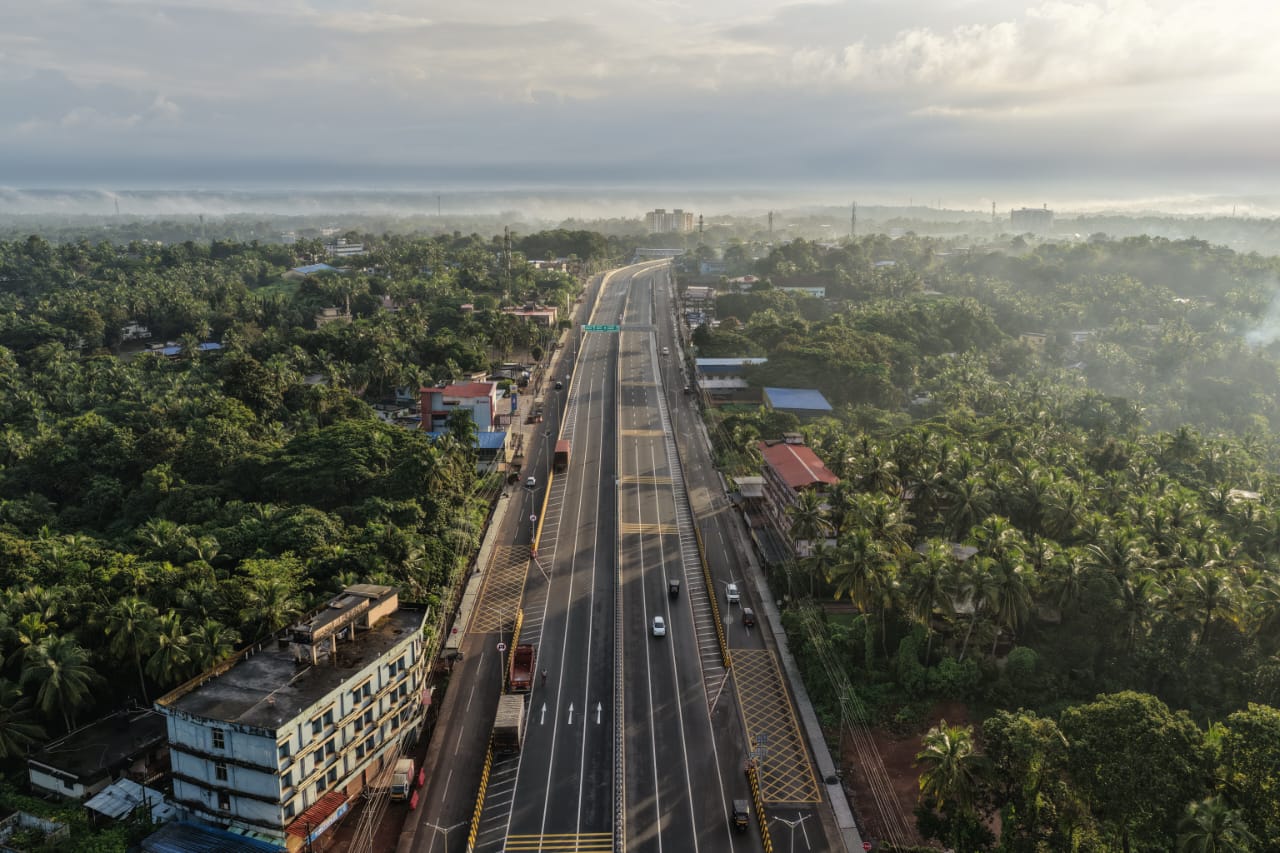 NATIONAL HIGHWAY KASARAGOD SINGLE PILLAR FLYOVER IN KASARAGOD WIDEST SINGLE PILLAR FLYOVER KERALA വീതിയുള്ള ഒറ്റത്തൂൺ മേൽപ്പാലം