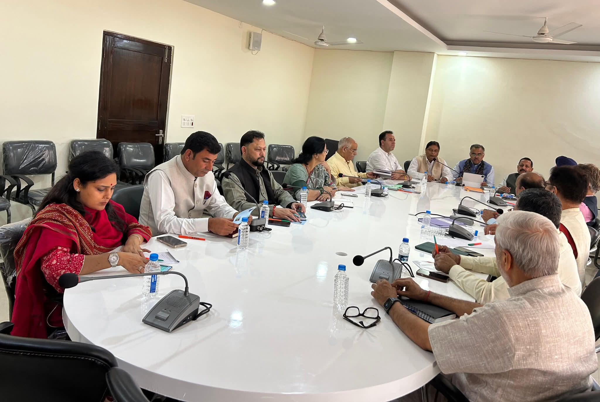 BJP party meeting in Jammu strategy prepared for Rajya Sabha and by elections Urdu News