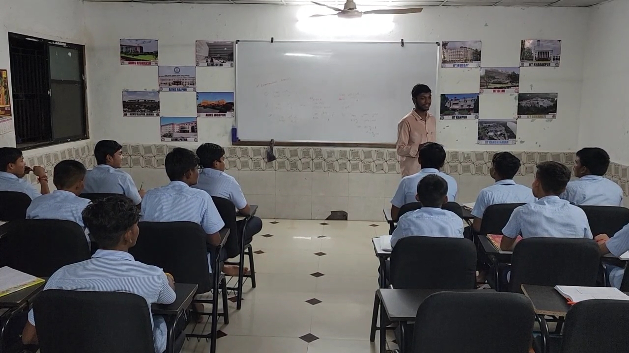 અભ્યાસ  કરેલા વિધાર્થીઓએ ડોક્ટર એન્જિનિયર બન્યા