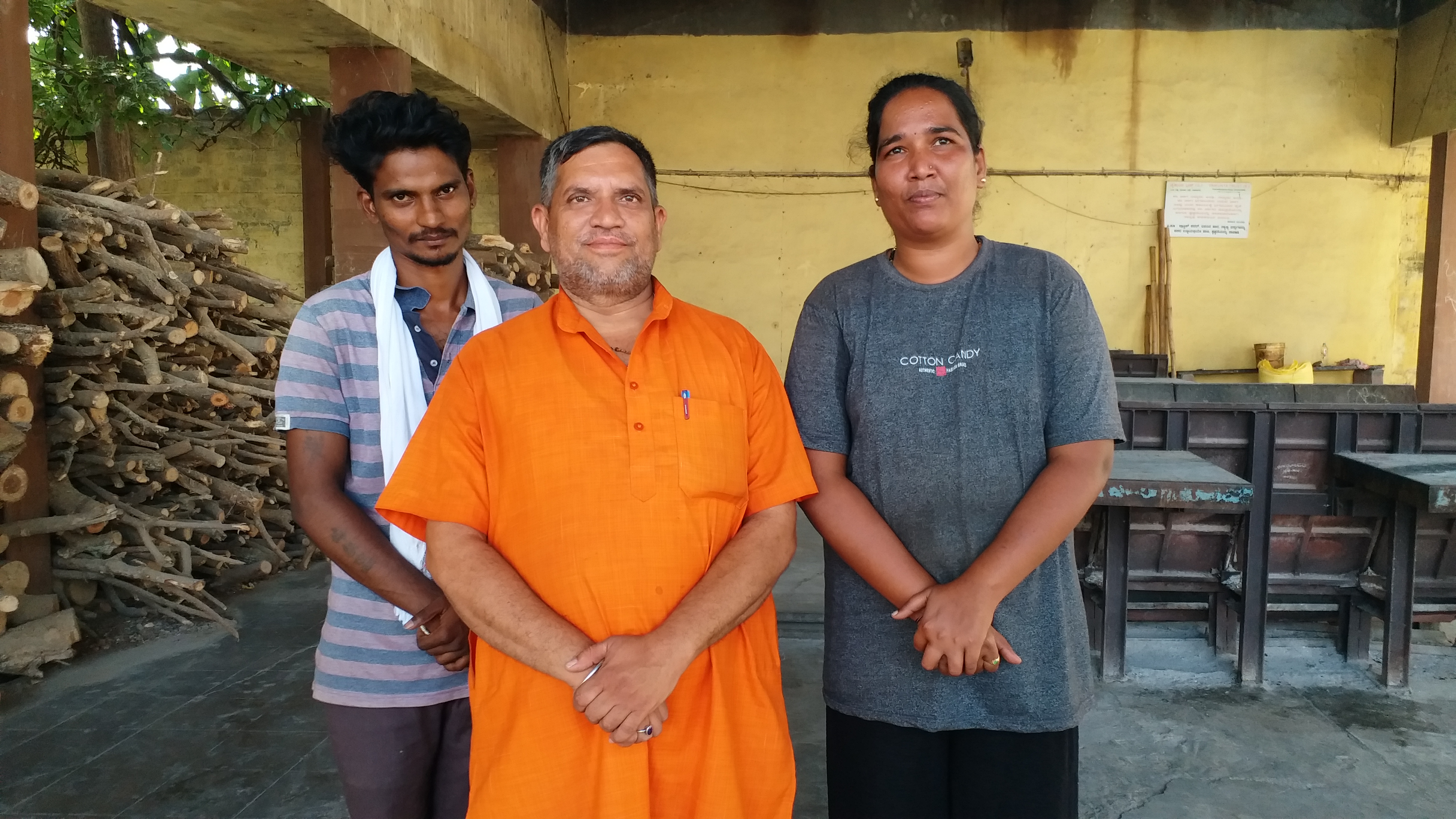 Davanagere: The adventure story of Sudharani, who works in a cemetery