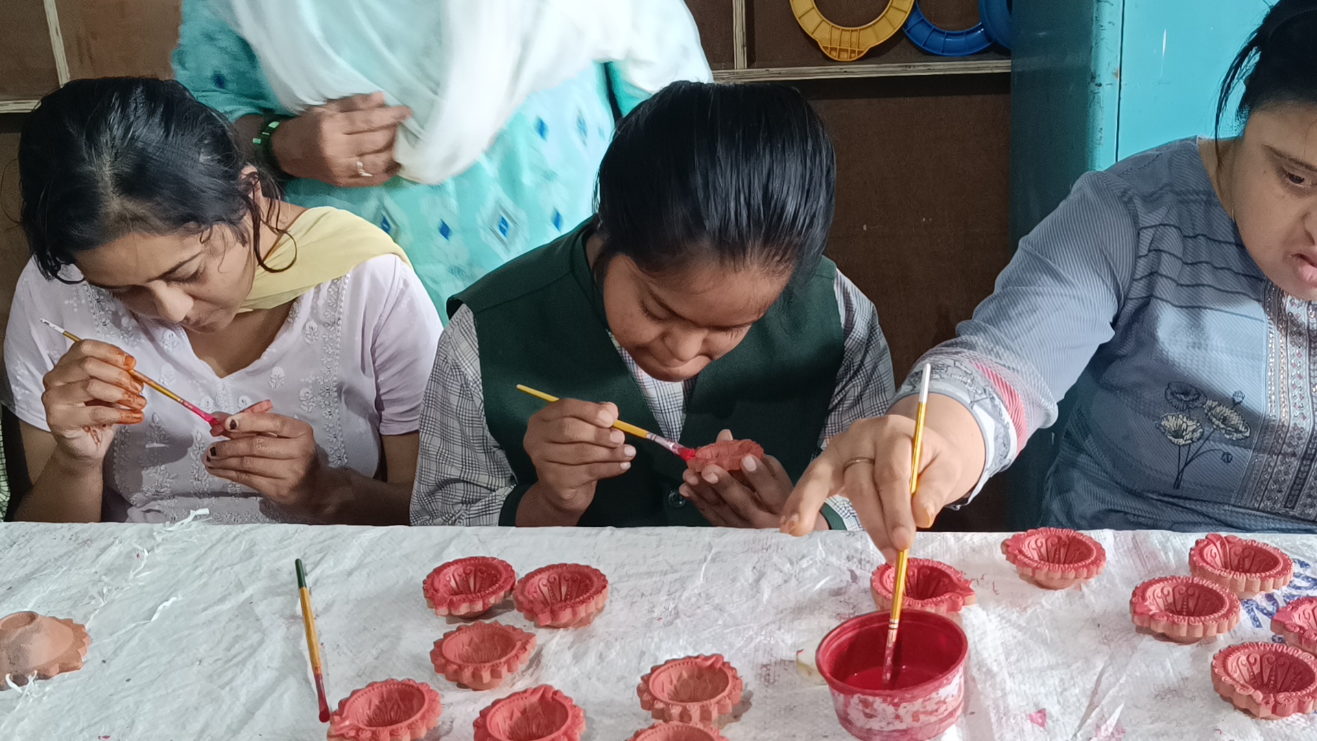 DISABLED YOUTH PREPARING LAMP