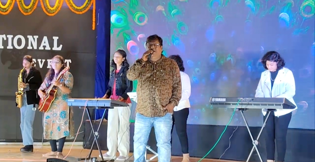 ବାଦ୍ୟଯନ୍ତ୍ରରେ ମଞ୍ଚ ଦୁଲୁକାଅଲେ 5 ବାଳିକା