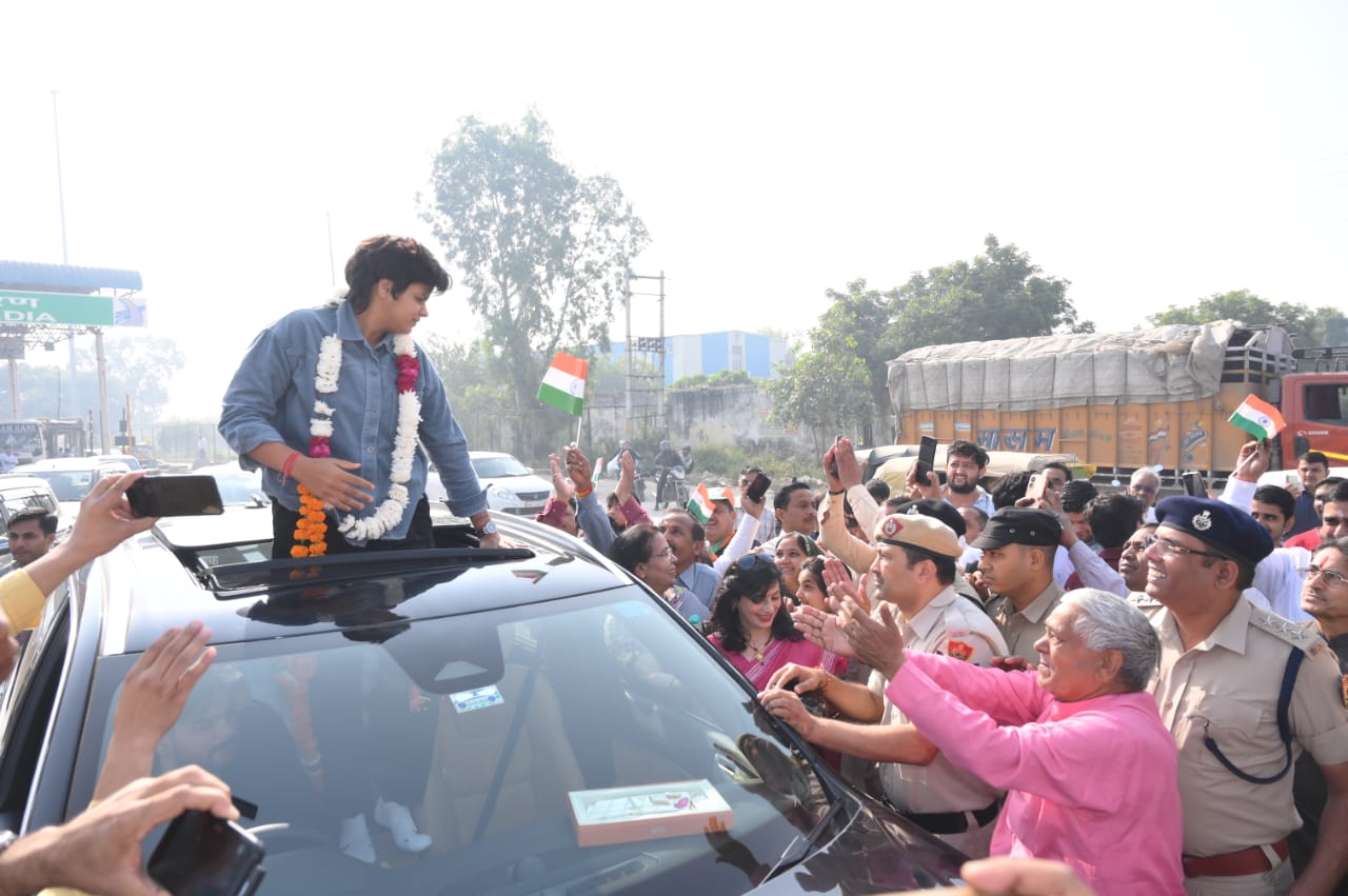 ગુરુગ્રામ-રોહતકમાં શેફાલી વર્માનું ભવ્ય સ્વાગત