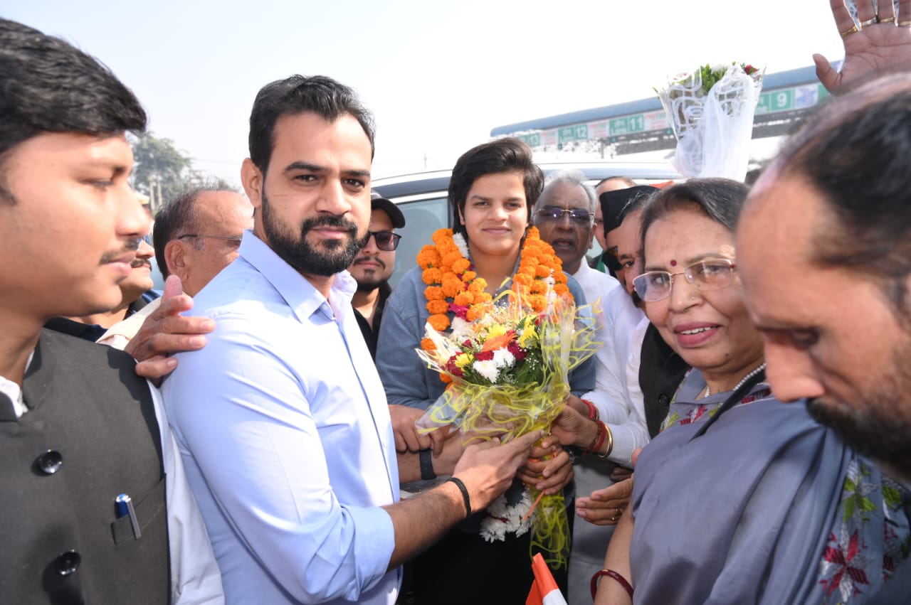 ગુરુગ્રામ-રોહતકમાં શેફાલી વર્માનું ભવ્ય સ્વાગત