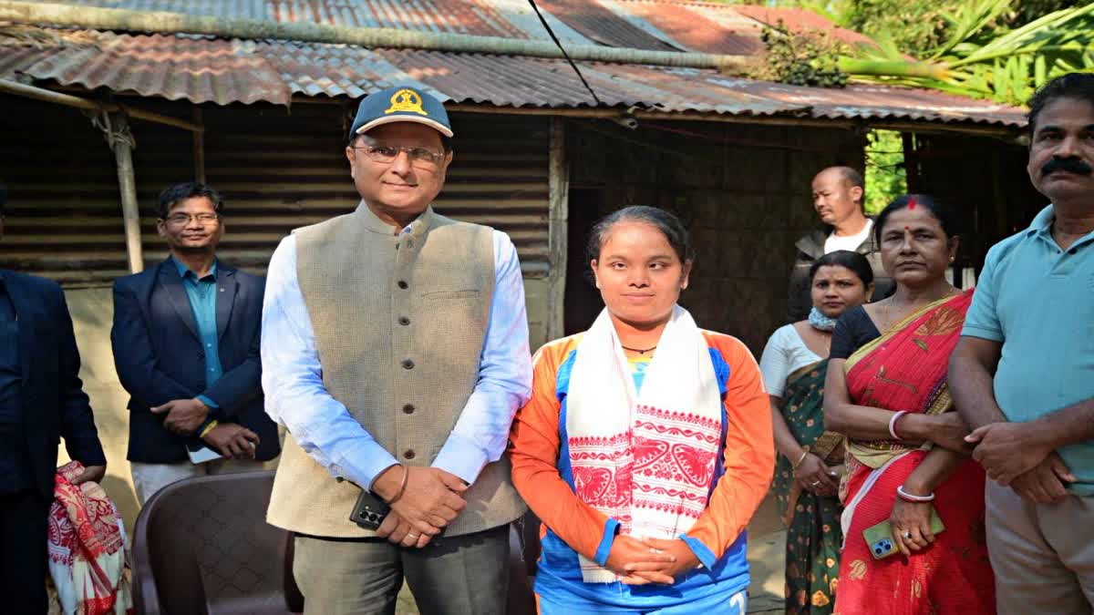 Nagaon DC Devashish Sharma visited Indian blind cricketer Simu Das's home