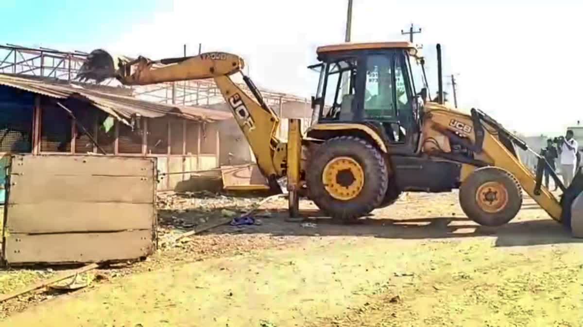 sri-sharanbasaveshwara-temple-grounds-encroachment-clearance