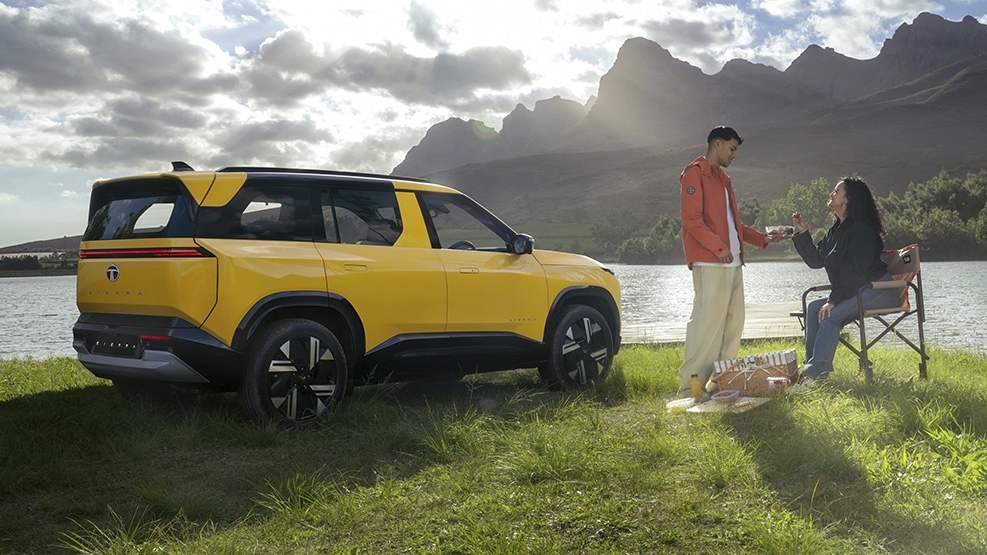 புதிய டாடா சியரா காரின் பின்புற தோற்றம்.