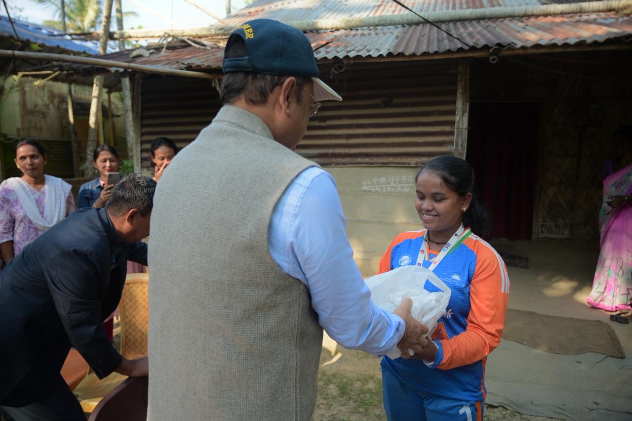 Nagaon DC Devashish Sharma visited Indian blind cricketer Simu Das's home