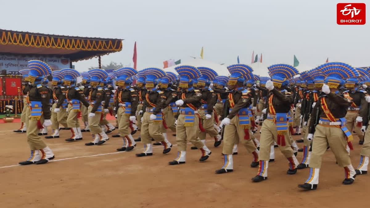 यूपी के इकलौते CRPF ट्रेनिंग सेंटर में पासिंग आउट परेड.