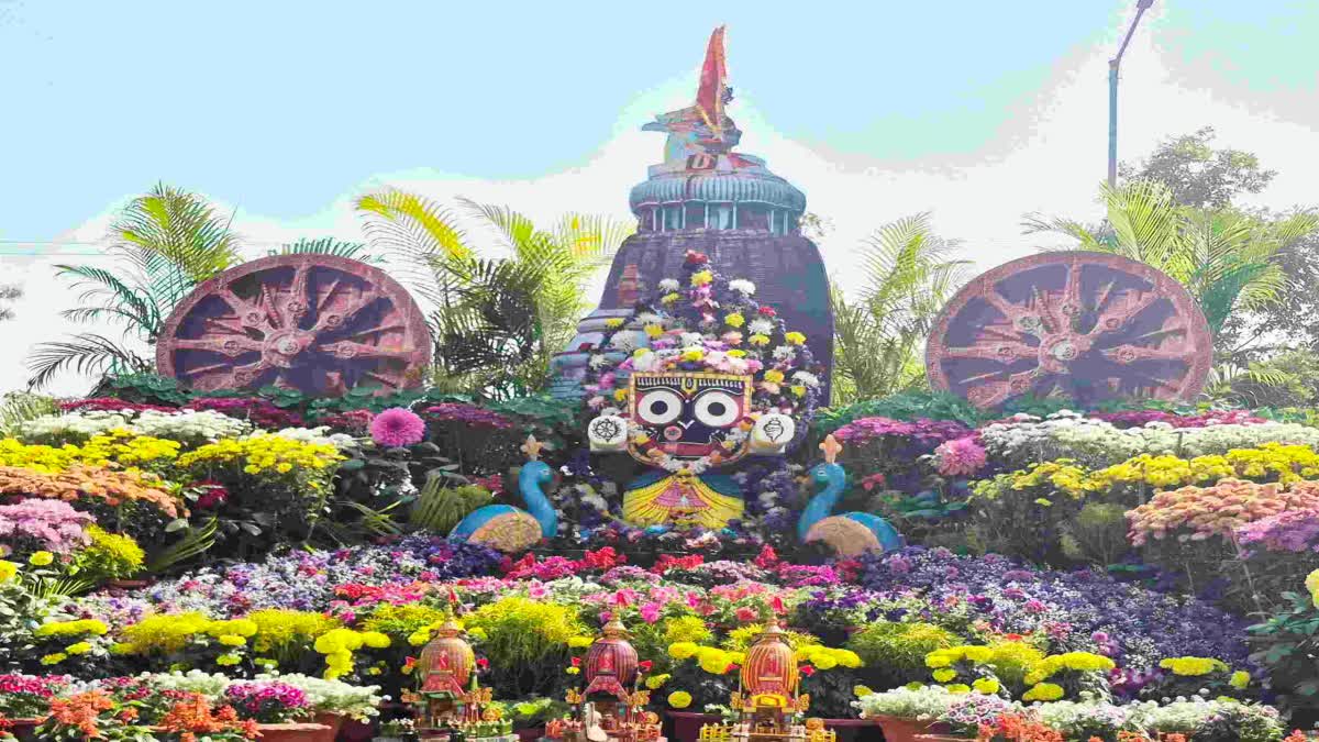 ଫୁଲର ସମ୍ଭାରକୁ ନେଇ ରାଜଧନୀର ପୁଷ୍ପ ପ୍ରଦର୍ଶନୀ, ମନ ମୋହୁଛି ଅପରେସନ ସିନ୍ଦୁର ସହ ଶ୍ରୀମନ୍ଦିର କାରୁକାର୍ଯ୍ୟ