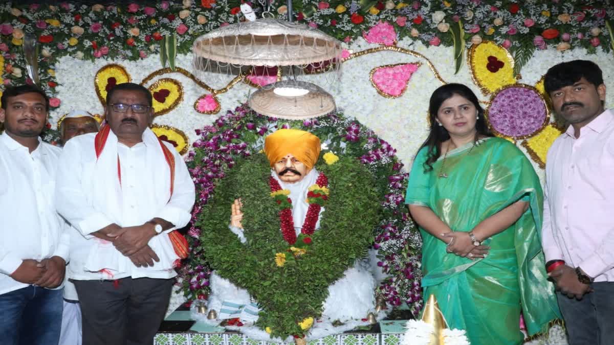 Pankaja Munde suresh dhas travel