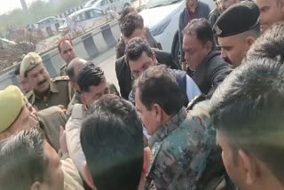 दिल्ली बॉर्डर पर पुलिस से भिड़े सांसद चंद्रशेखर