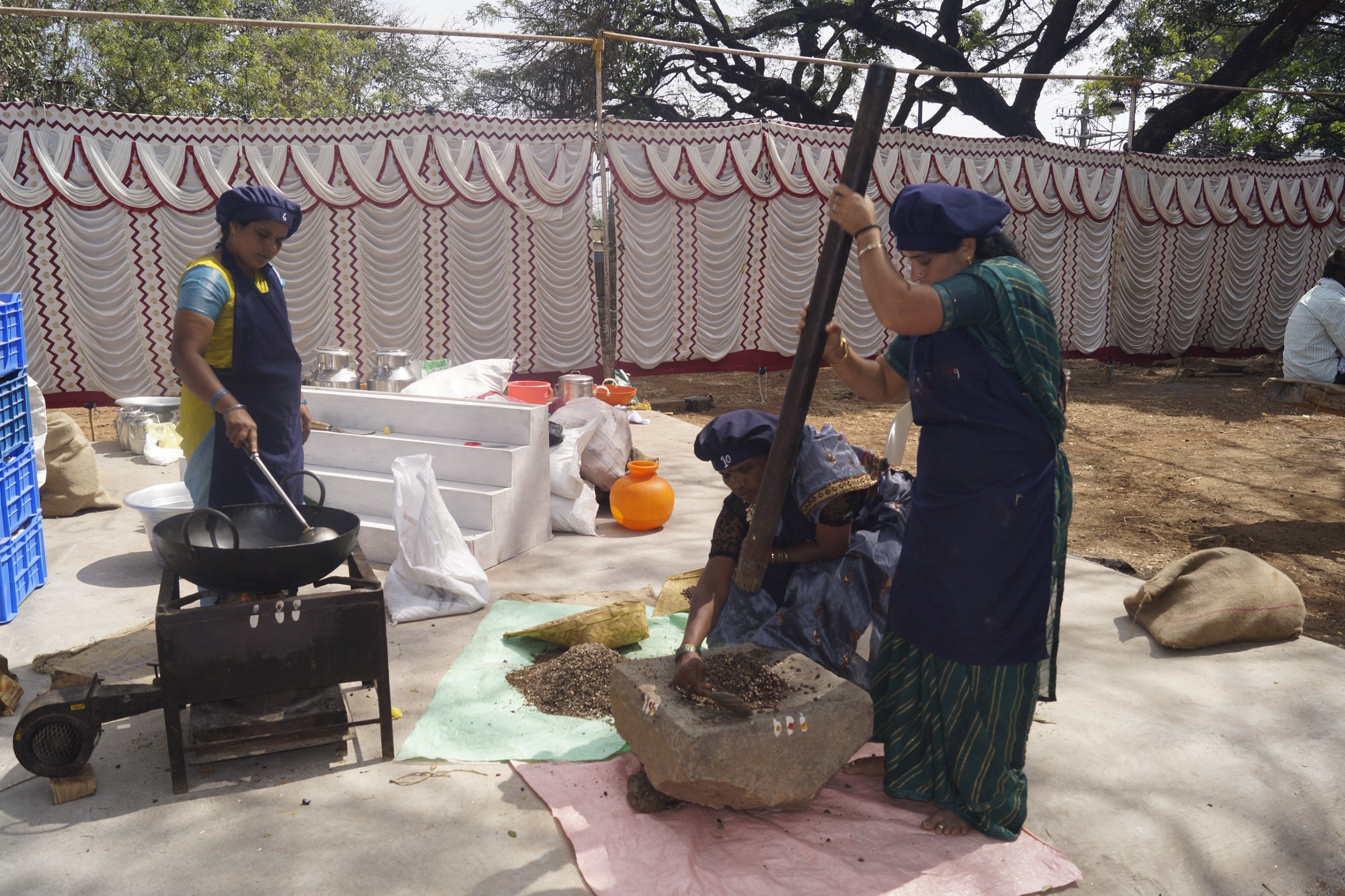 Young people who started the Desiri Naturals Oil business and become successful