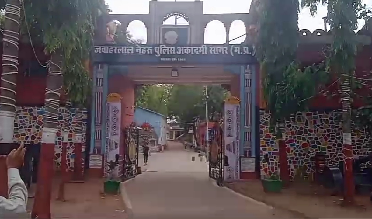 370 Britishers hostage sagar fort