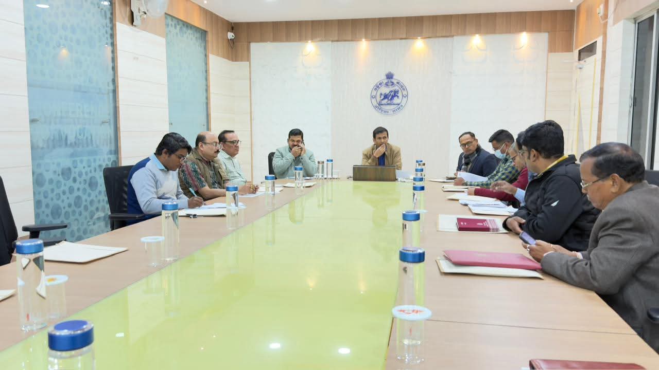 ଆଗାମୀ ଦିନରେ ଜିଲ୍ଲା ପ୍ରଶାସନ ସହ ବୈଠକ ହେବା ପରେ ନିଷ୍ପତି ଅନୁଯାୟୀ ଯାହା ହେବ ଜଣାପଡ଼ିବ ବୋଲି ଜଳ ବିଭାଜିକାର ପ୍ରକଳ୍ପ ନିର୍ଦ୍ଦେଶକ ଅଶୋକ କୁମାର ସେନାପତି ପ୍ରକାଶ କରିଛନ୍ତି।