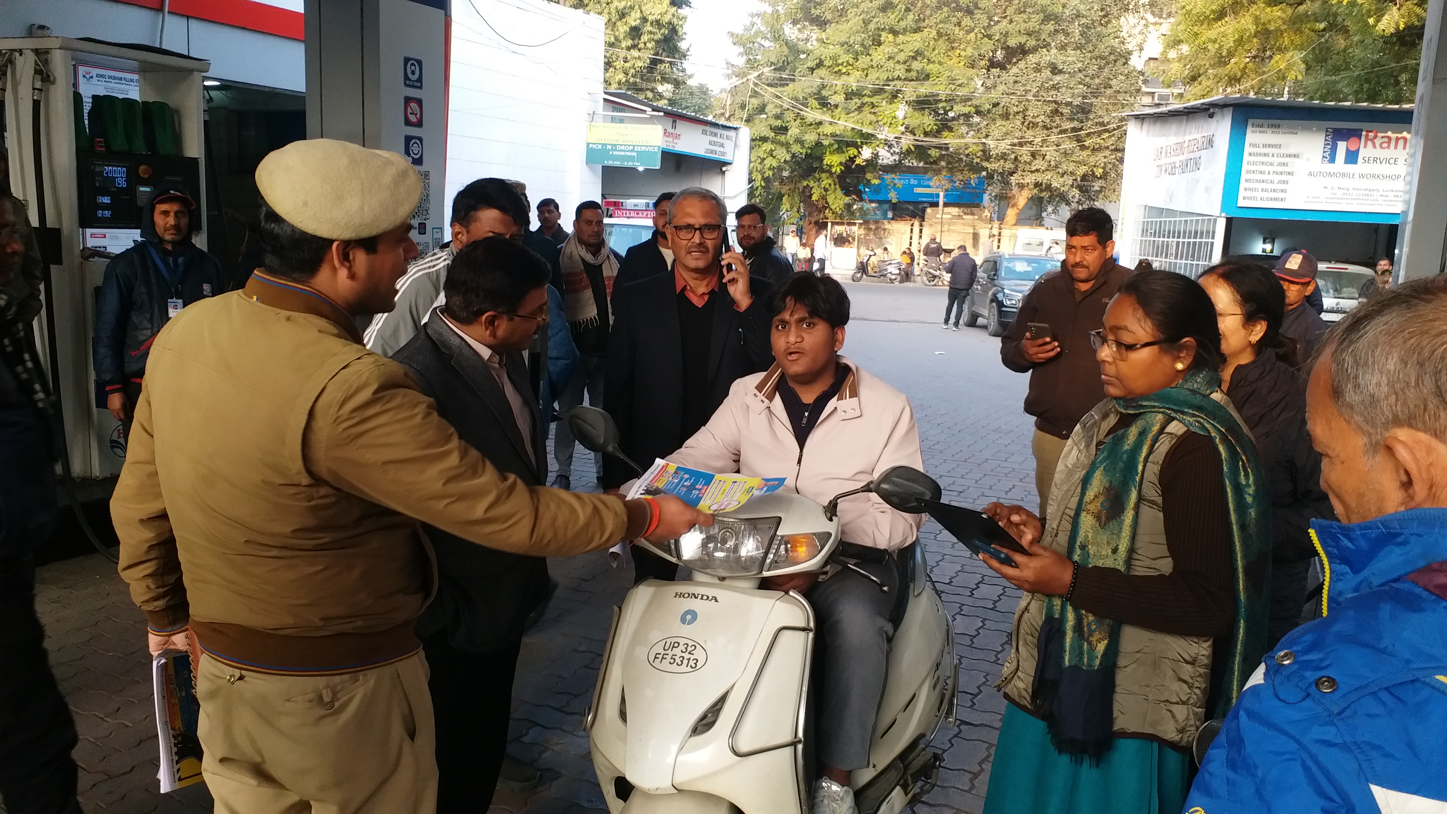 'नो हेलमेट-नो फ्यूल' अभियान.