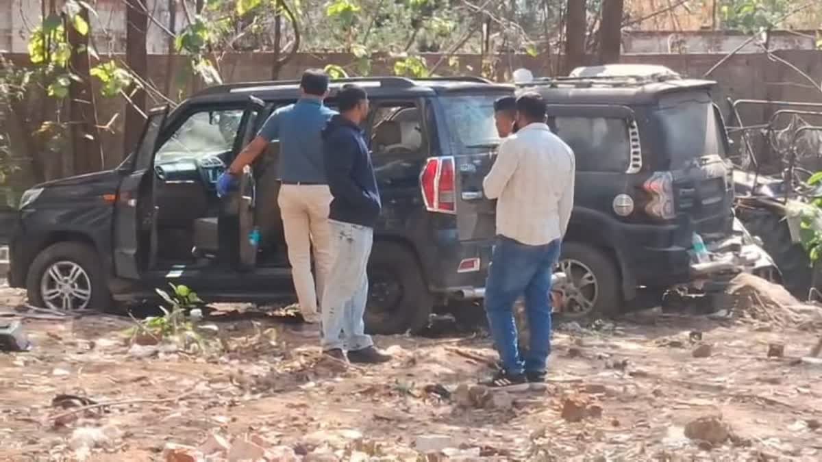 youth travelling in speeding vehicle crushed transgender and young man In Ranchi