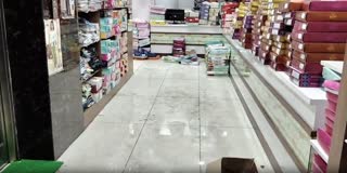 ஜவுளி கடையில் 2 கோடி மதிப்பிலான துணிகள் நீரில் நனைந்து சேதம்