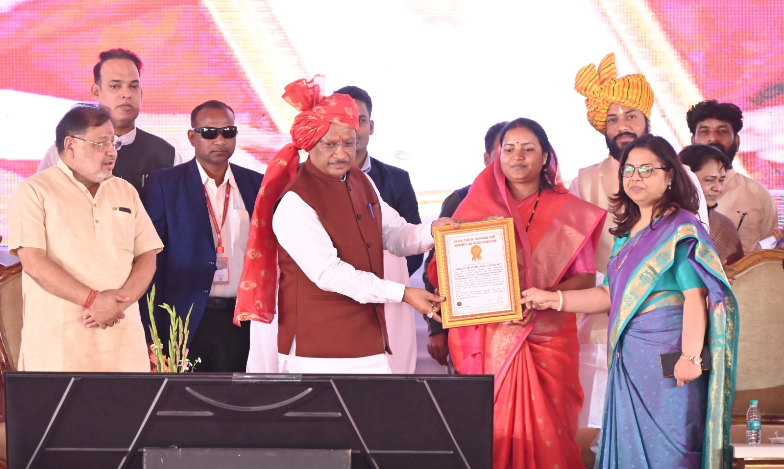 ఒకే రోజు 6,414 జంటలకు సామూహిక వివాహాలు- గోల్డెన్ బుక్ ఆఫ్ వరల్డ్ ...