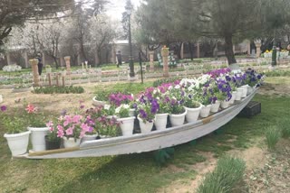 پھول کھلے ہیں گلشن گلشن