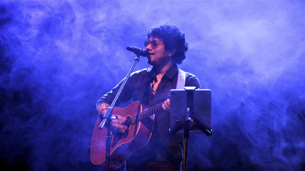 সপোনৰ পম খেদি মহাবাহু ব্ৰহ্মপুত্ৰত নাও লৈ যাত্ৰা পাপনৰ