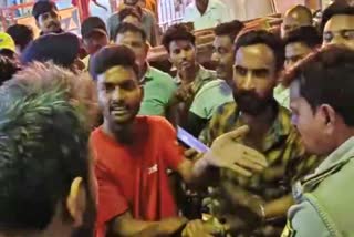पूर्णिया में वाहन जांच के दौरान पुलिस से धक्कामुक्की