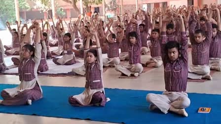 झारखंड में अंतरराष्ट्रीय योग दिवस की तैयारी शुरू, योगाचार्य ने बताए इसके  फायदे