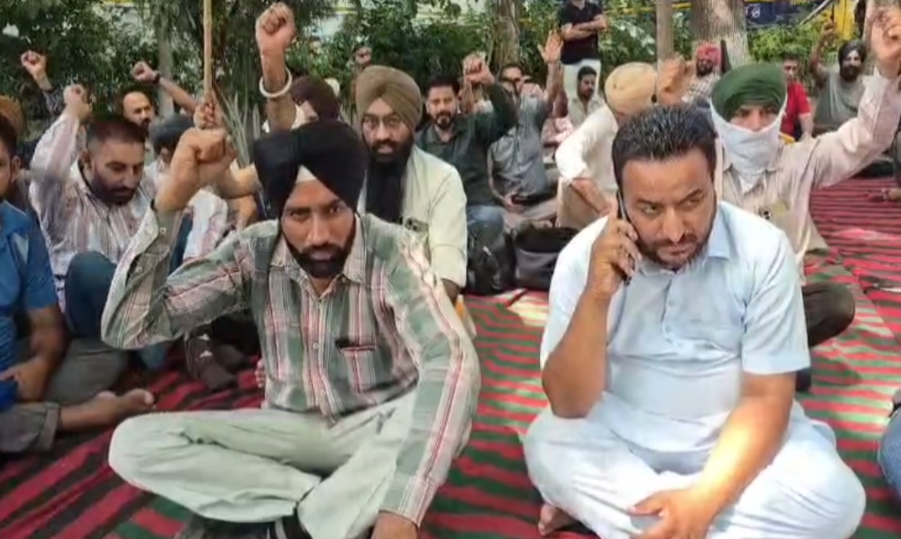 ਬੱਸਾਂ ਦਾ ਚੱਕਾ ਜਾਮ, ਪੰਜਾਬ ਦੇ ਯਾਤਰੀ ਖੱਜਲ-ਖੁਆਰ! ਮੁਲਾਜ਼ਮਾਂ ਦੀ ਸਰਕਾਰ ਨੂੰ ਦੋ-ਟੁੱਕ ਚੇਤਾਵਨੀ Punbus indefinite strike