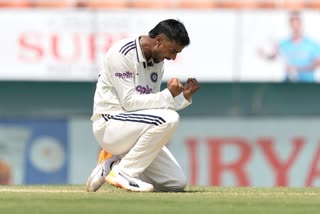 manav suthar has been signed by Warwickshire