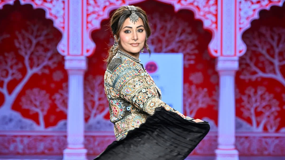 Hina Khan Says She Can Sense People Are 'Hesitant' to Work With Her