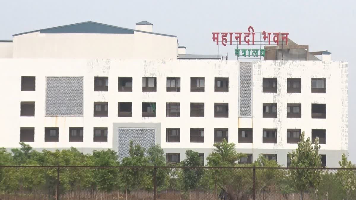 छत्तीसगढ़ में 'पति-राज' पर पाबंदी: साय सरकार ने महिला प्रतिनिधियों के परिजनों के दखल पर लगाई रोक