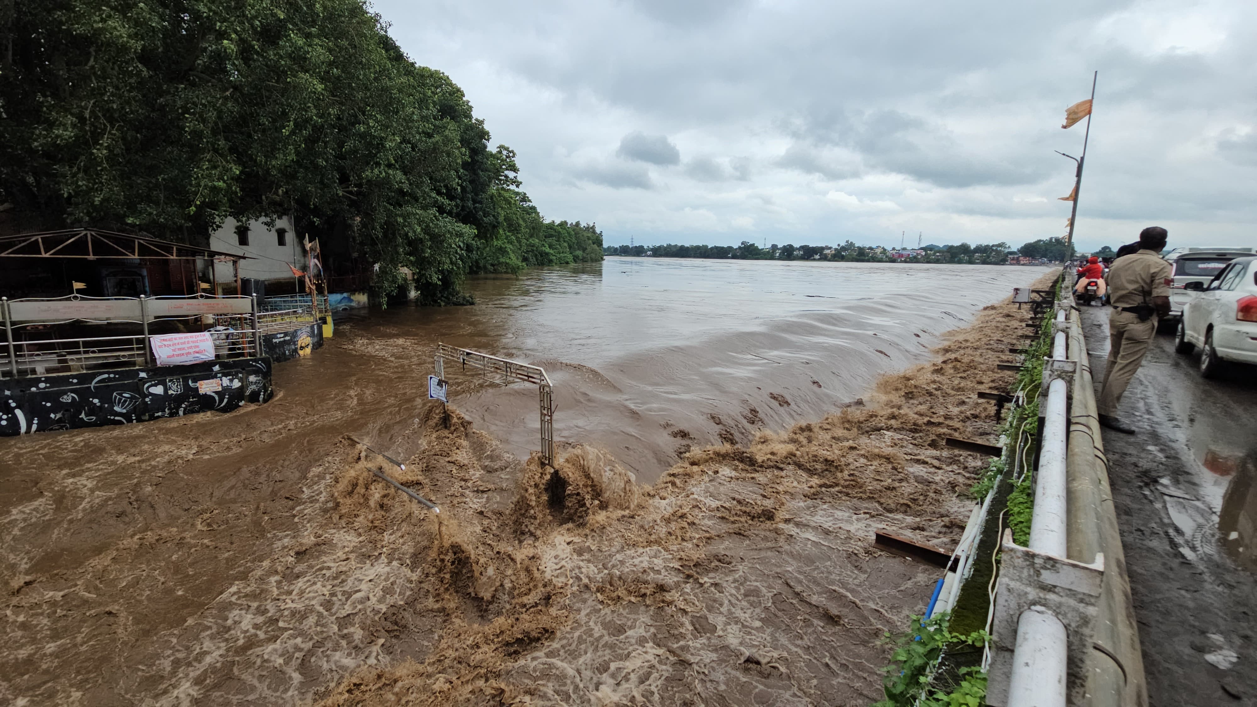 Narmada river water level  mandla