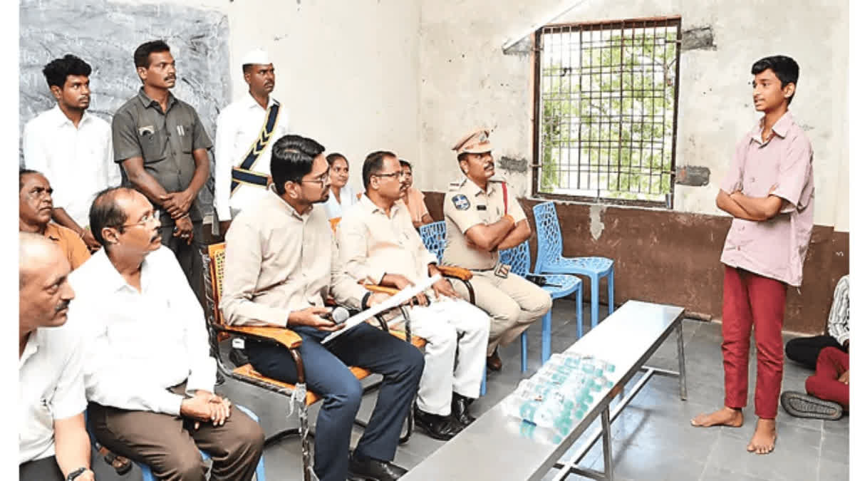 Class 10 students of Mahatma Jyotibha Phule Gurukul scaled fences to reach Collectorate, citing denial of sports and harsh discipline.